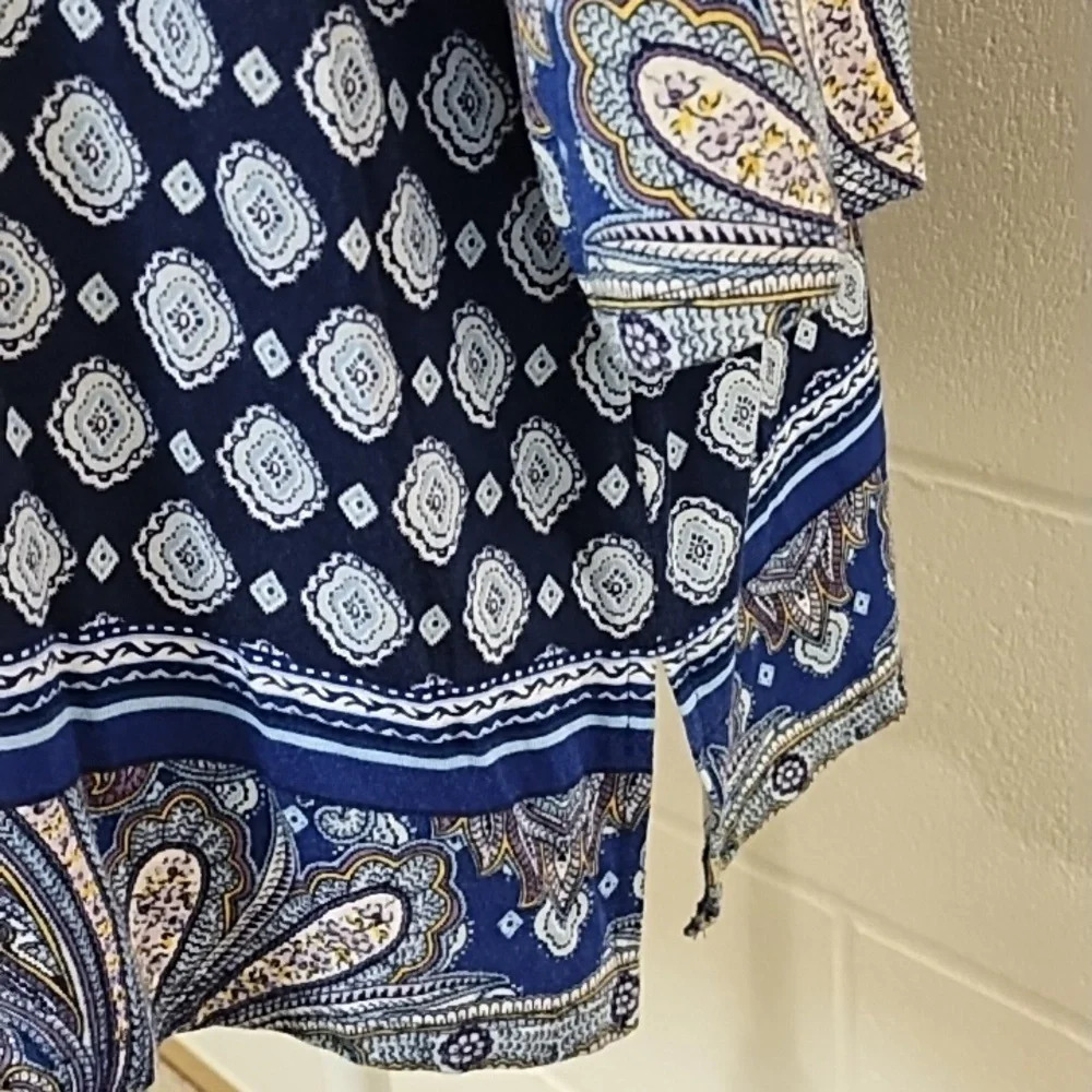 CHICO'S TUNIC, LAGENLOOK, BOHO, PRINT WITH BORDER, 3/4 BELL SLEEVE, V-NECK, - Picture 3 of 9